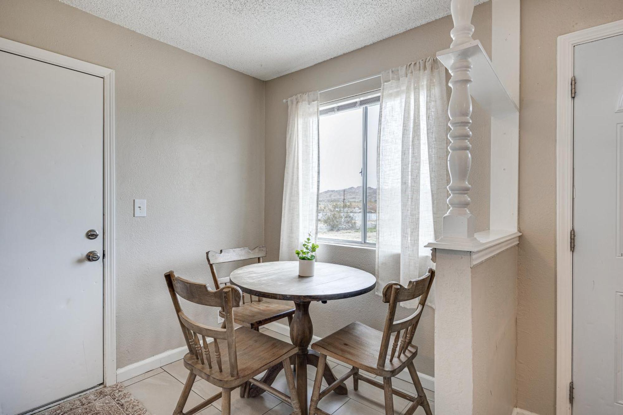 Convenient Joshua Tree Apartment - Walk To Town! ภายนอก รูปภาพ