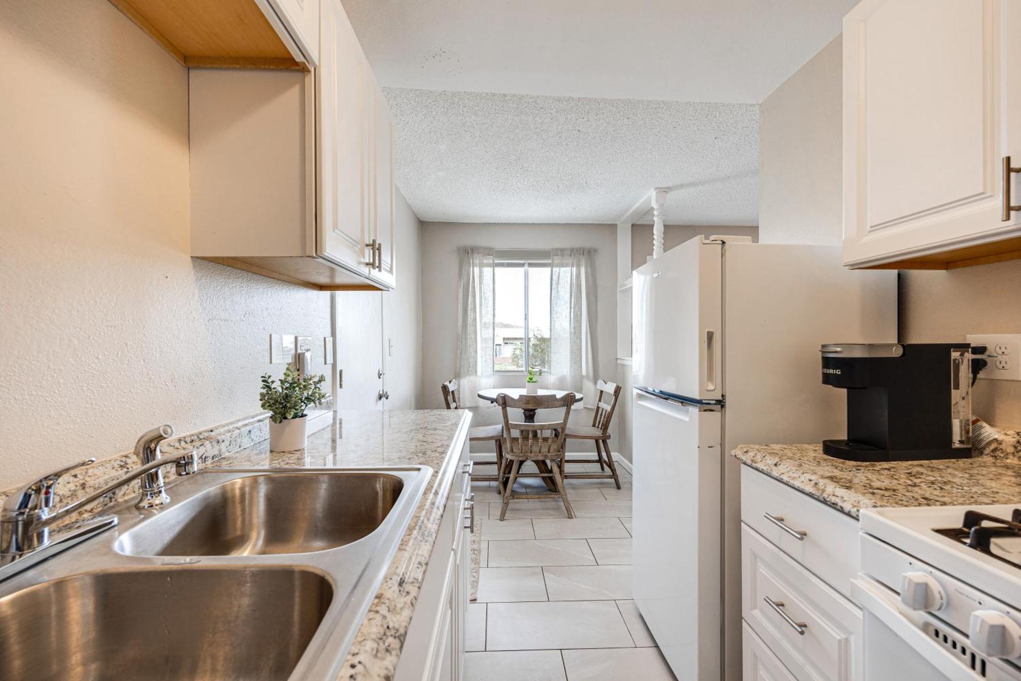 Convenient Joshua Tree Apartment - Walk To Town! ภายนอก รูปภาพ